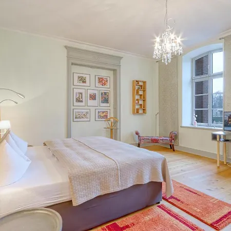 Apartment Gorgeous In Krakow Am With Kitchen *